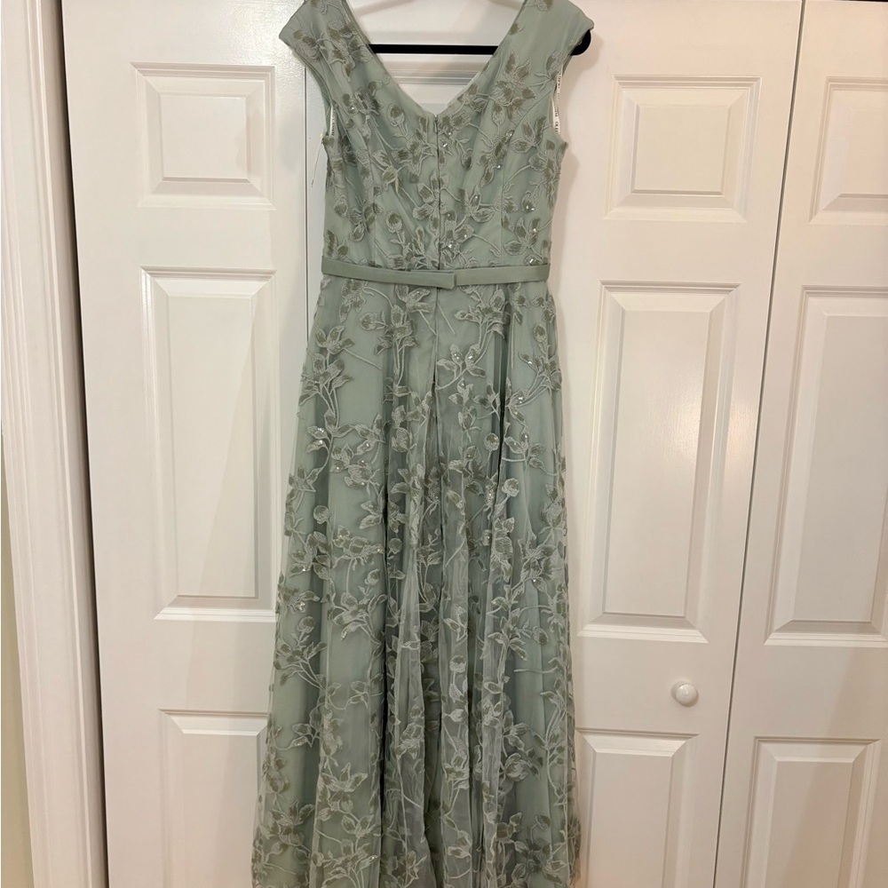 Beautiful dusty sage mother of the bride dress. - Picture 7 of 12
